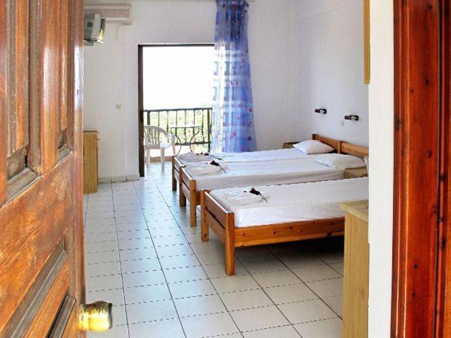 Skentos Hotel Kriopijí Szoba fotó